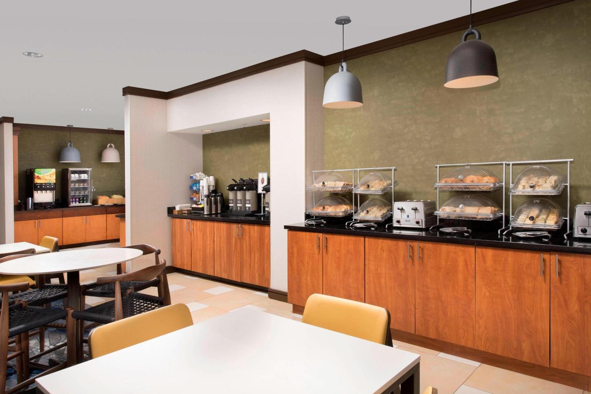 Hotel Fairfield & By Marriott Airport South Miami